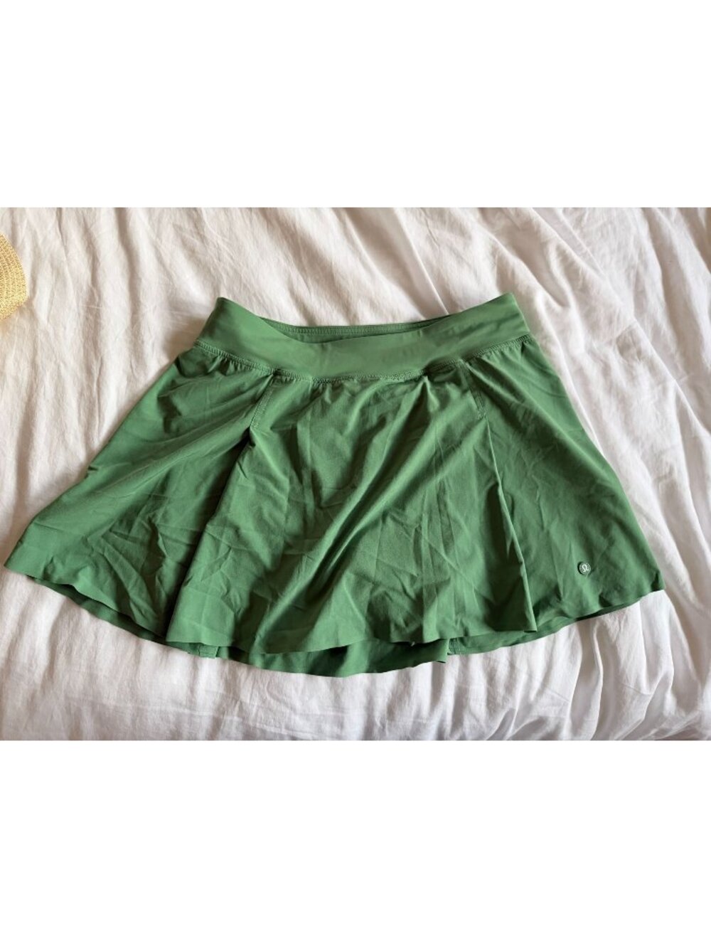 LULULEMON A-LINE SIDE PLEAT TENNIS SKIRT WOMENS CANTEEN GREEN SZ M MEDIUM